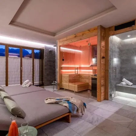 Captivating 5-bed House In *