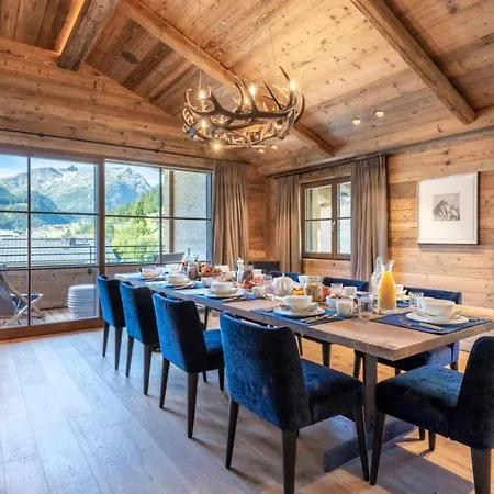 Captivating 5-bed House In Hébergement de vacances *